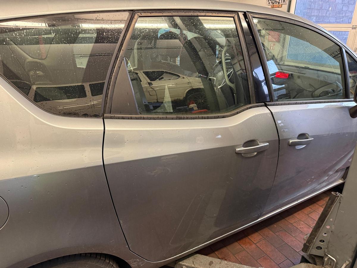 Opel Meriva B BJ10 original T&uuml;r hinten rechts Z179 Silbersee Metallic Rohbau